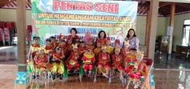 Pentas Seni Untuk Mengembangkan Kreatifitas Anak TK PKK Desa Karangduwet