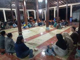 Pertemuan Rutin RT/RW Karangduwet Bahas BPJS Non-Aktif dan BSU