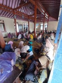 KKN UGM dan Kader Posyandu & KB Berkolaborasi untuk Kemajuan Karangduwet