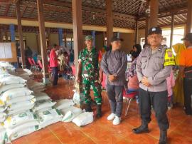Penyaluran Bantuan Pangan  Tahun 2025 di Karangduwet Berjalan Lancar